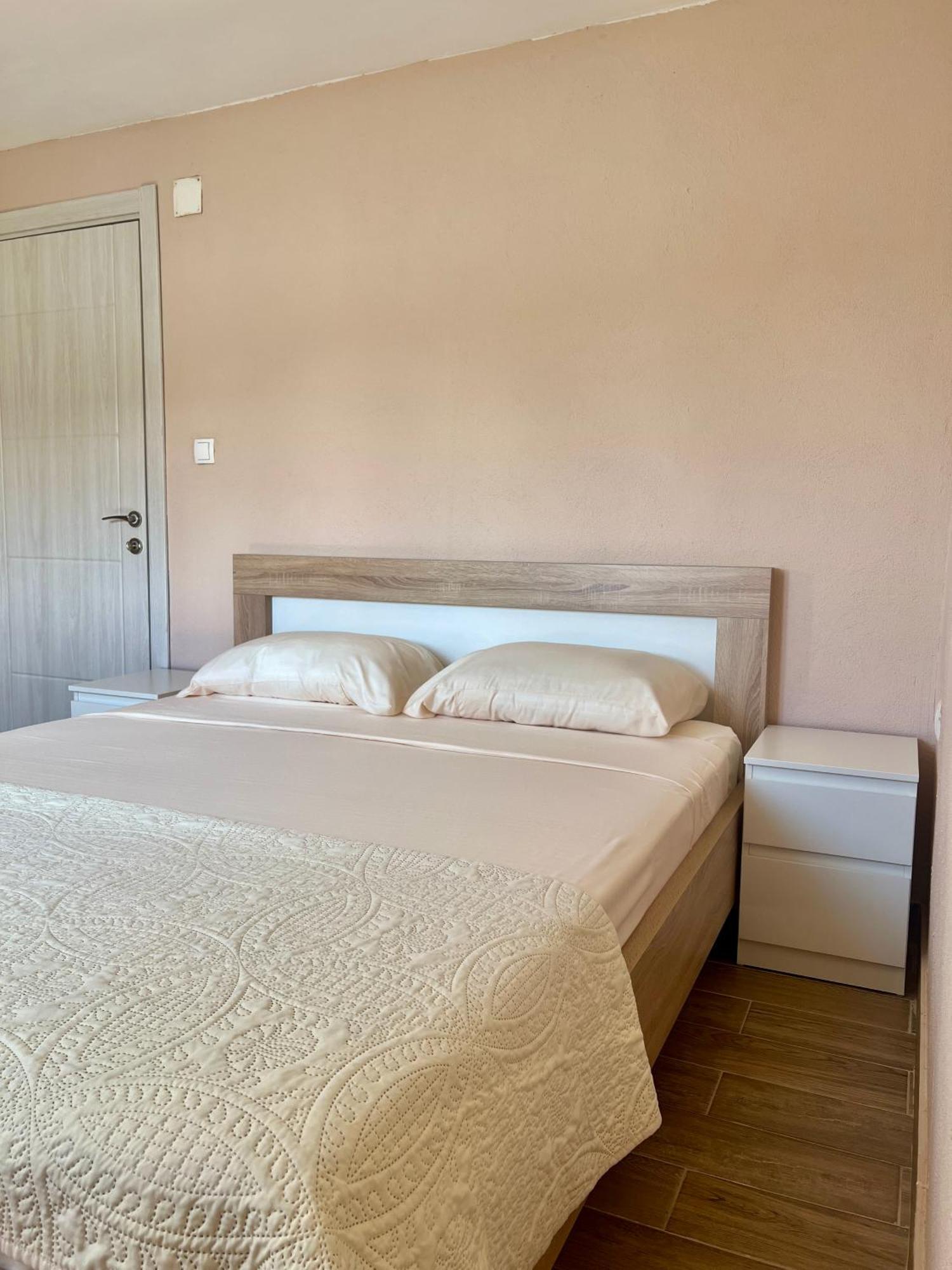 Lakeside Harmony Apartment Golubovci Экстерьер фото