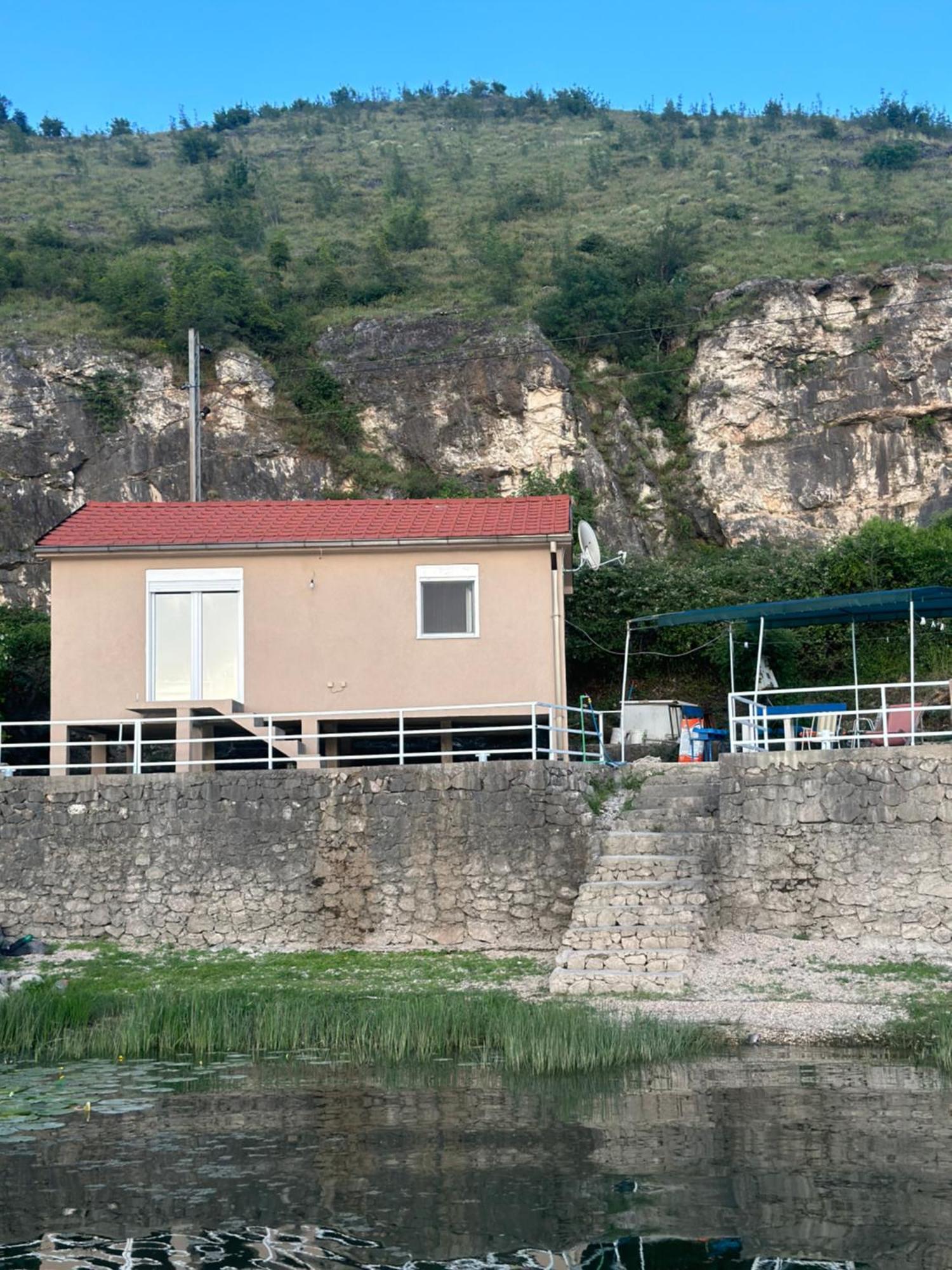 Lakeside Harmony Apartment Golubovci Экстерьер фото