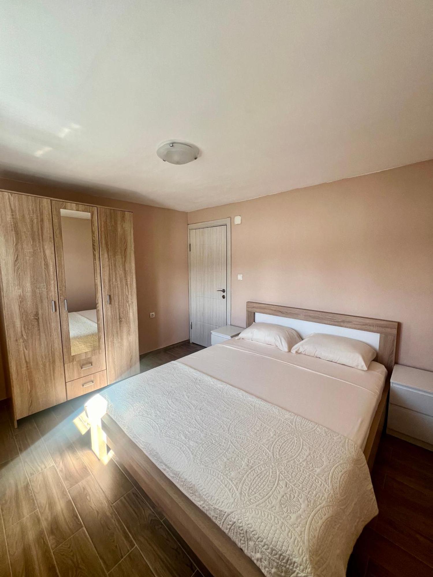 Lakeside Harmony Apartment Golubovci Экстерьер фото