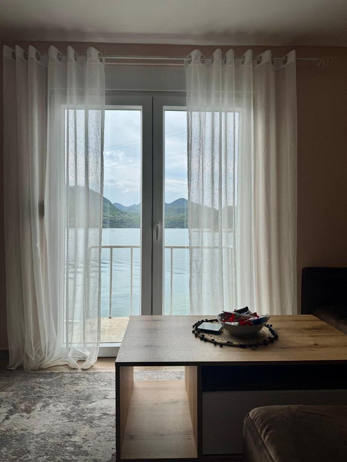 Lakeside Harmony Apartment Golubovci Экстерьер фото
